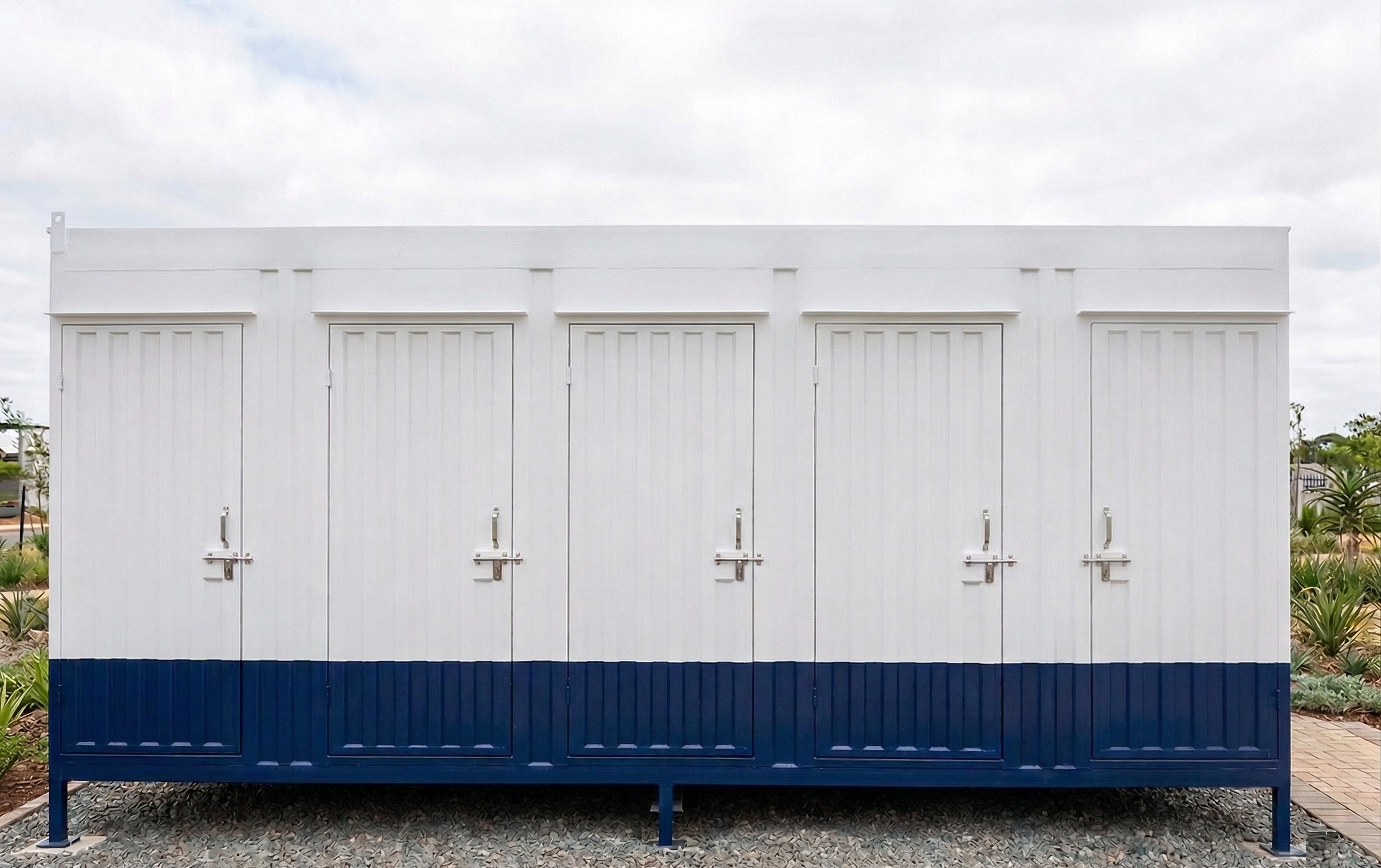 Portable toilet cabin